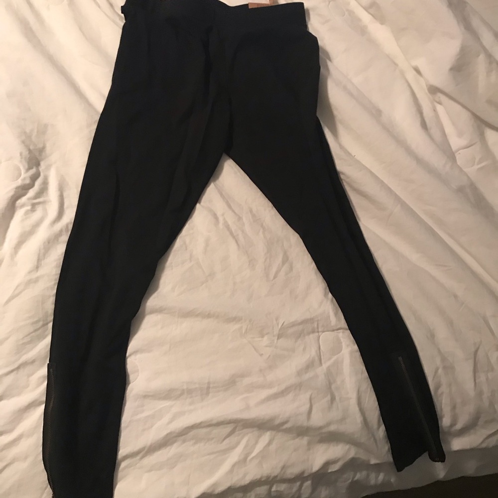 AE leggings